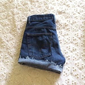 NWOT Levi's Cutoff Shorts