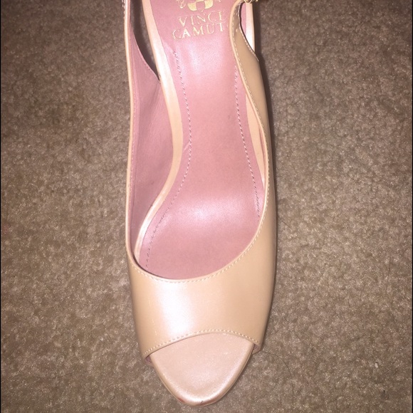 Vince Cameron pumps