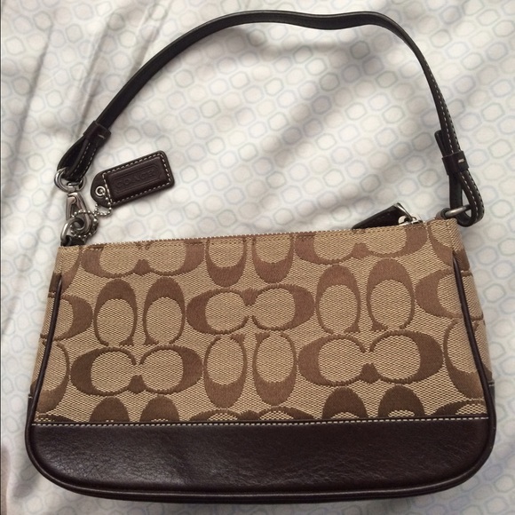 Coach Handbags - Coach pocketbook!