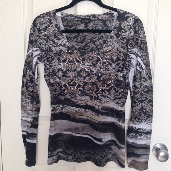 Long sleeve shirt from BUCKLE. Perfect condition!