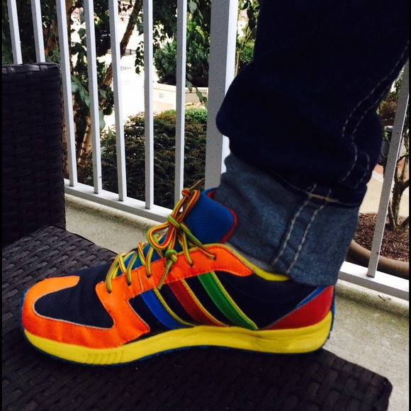 Sneakers/Tennis Shoes (women's)