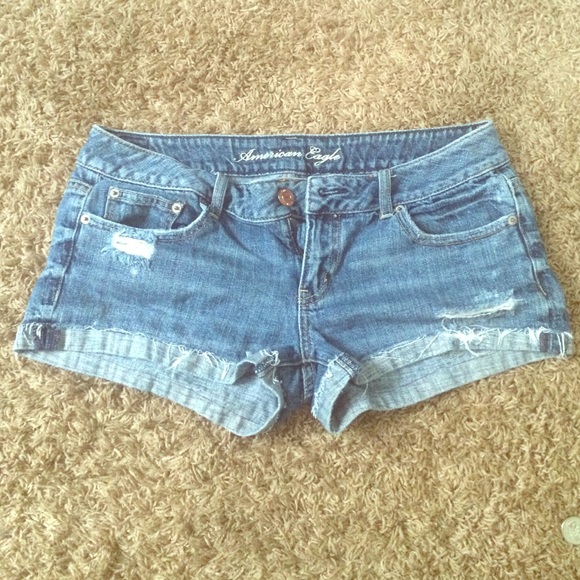 Super cited distressed denim shorts