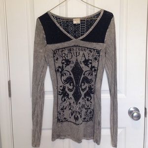 Daytrip long sleeve shirt in perfect condition!