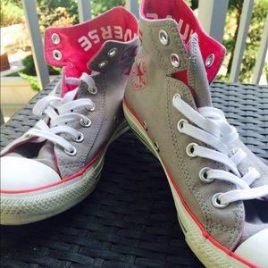 Sneakers/Tennis Shoes