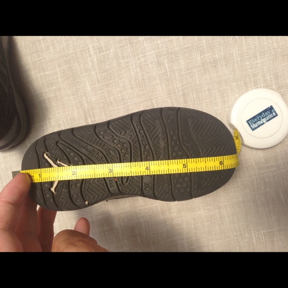 Jordan's size 6 - Picture 4 of 4
