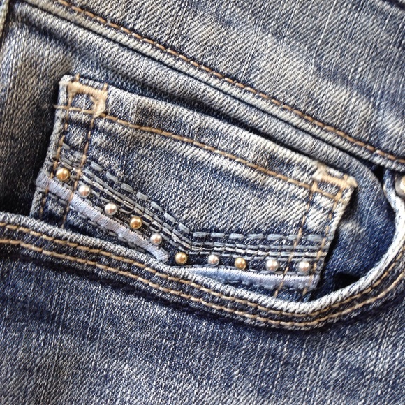 💲sold💲WHBM Noir Light Wash Boot Leg - 2R - Picture 2 of 3