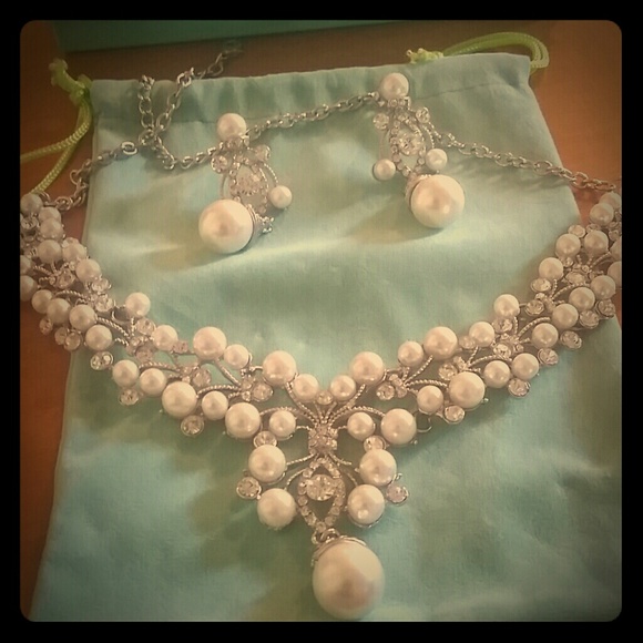 Accessories - Necklace earring set comes with box.