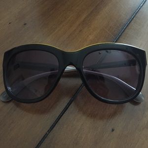 Marc Jacobs Sunnies SOLD