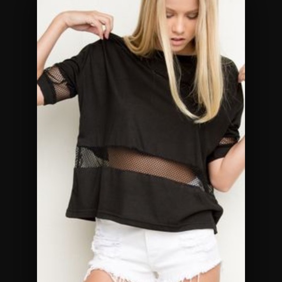 Brandy Melville Tops - 🚫SOLD🚫Brandy Melville Manoela Top