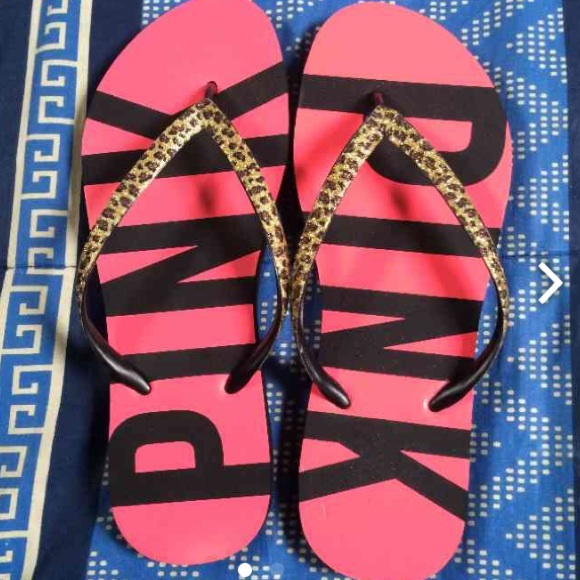 PINK Victoria's Secret Shoes - VS PINK flip flops!