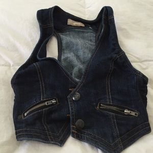 Cute vest!