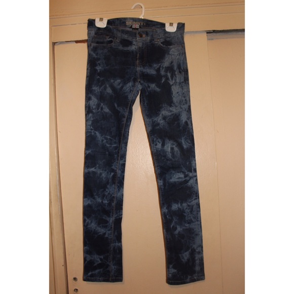 New York & Company blue acid wash skinny jeans