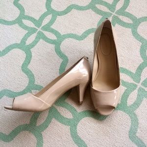 Patent nude peep toes!