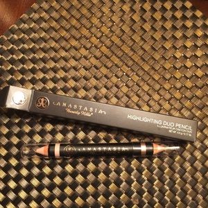 Anastasia of Beverly Hills highlighter duo