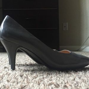 Gray kitten heeled pumps