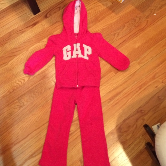 Girls 3toddler size pink jogging suit set