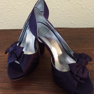 Super cute Purple bow tie pumps