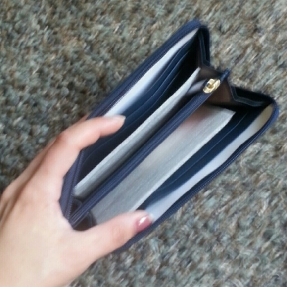 🚫RETURNED🚫 MK NEW Blue Wallet - Picture 4 of 4