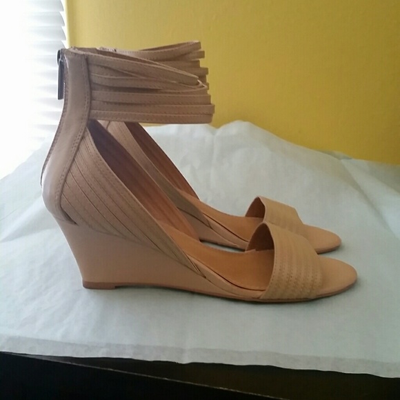 Kelsi Dagger Nude Wedges