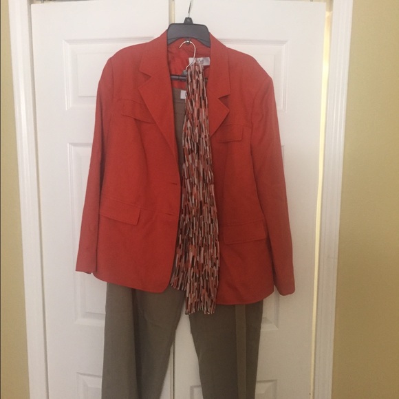 Suit - Picture 2 of 3