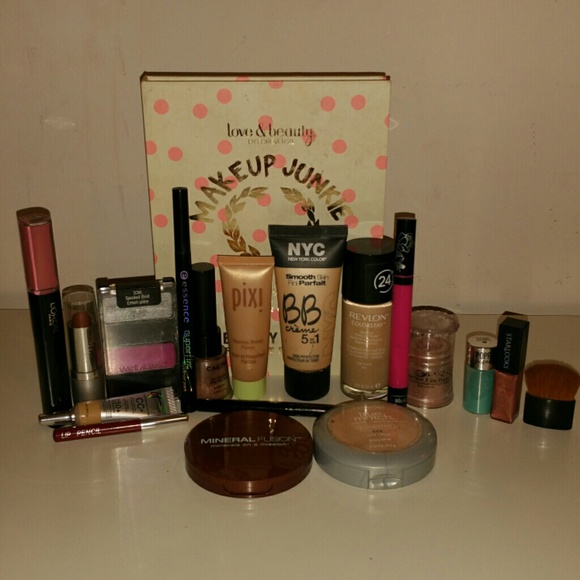 Makeup Bundle!! (Price for everything)