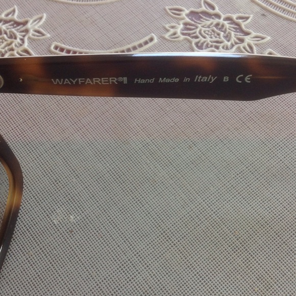 Ray-Ban wayfarer tortoise shell with pink stripes! - Picture 2 of 4