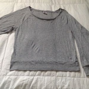 Baggy off the shoulder long sleeve