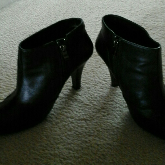 SOLD - Picture 3 of 4