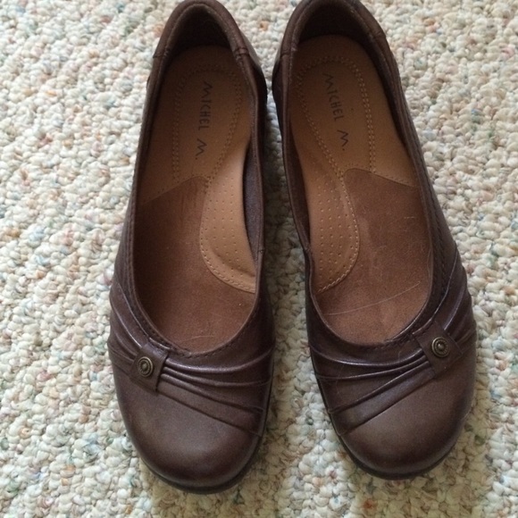 Brown leather casual shoe.