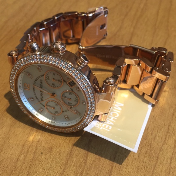 Authentic Michael Kors Rose Gold Watch - Picture 2 of 4