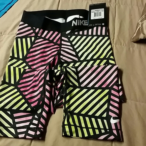 Nike Dri-Fit - Picture 3 of 3