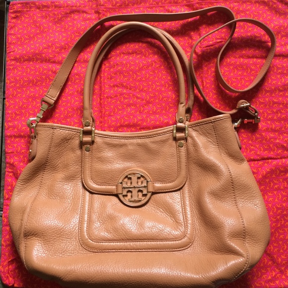 Tory Burch Amanda Classic Handle Hobo Vachetta
