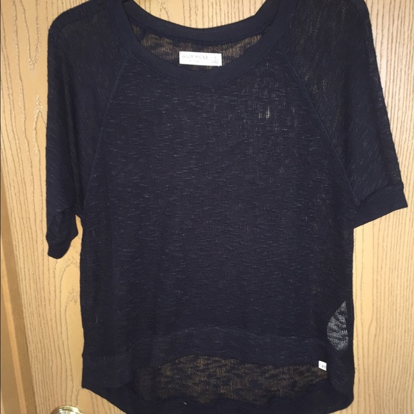 black Hollister shirt