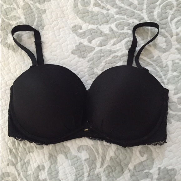 Victoria's Secret Accessories - BNWOT Victoria's Secret Fabulous Bra size-32DD