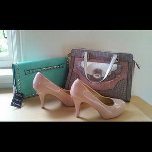 💋💌MOSSIMO NUDE COLOR HEELS💋💌