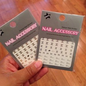 2 nail stickers