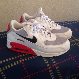 Nike air max size 3 y fits a 5