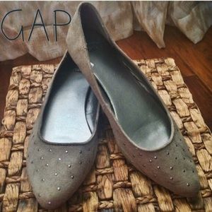 SALE✨Chic Studded Flats