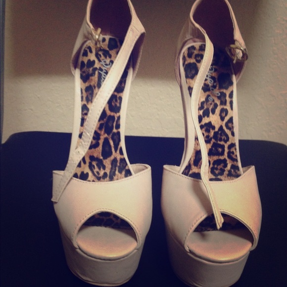 Qupid wedges