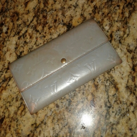 louis vuitton vernis sarah wallet