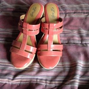 Pink wedges
