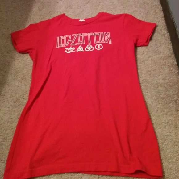 SOLD IN BUNDLE.*2/$10 or 3/$12 - Red zeppelin tee