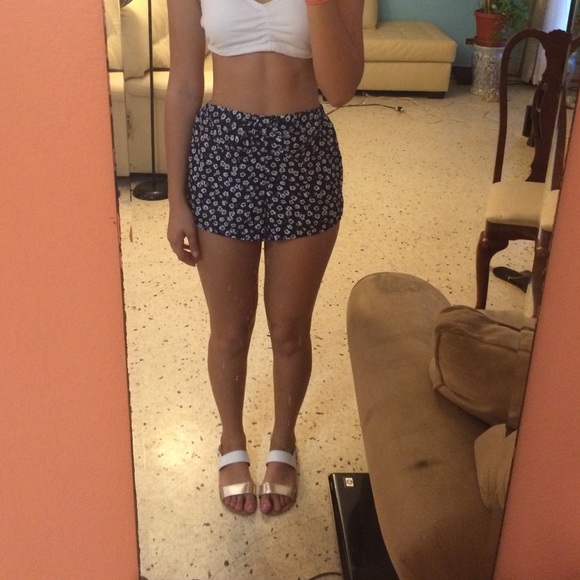 Super cute floral print PacSun shorts!