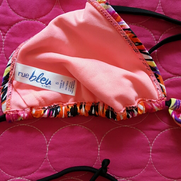 Colorful string bikini - Picture 3 of 3