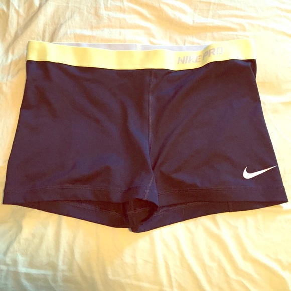 NWOT Nike pro shorts