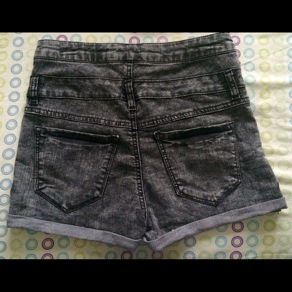 High-waist denim short, worn less than 3 times. - Picture 2 of 4