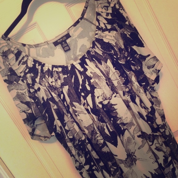 Beautiful black and cream shirt perfect for work