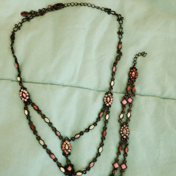 SOLD!! Bella Lia unique necklace and bracelet set - Picture 2 of 3