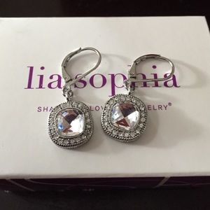 Bella Donna earrings holding for @goreat