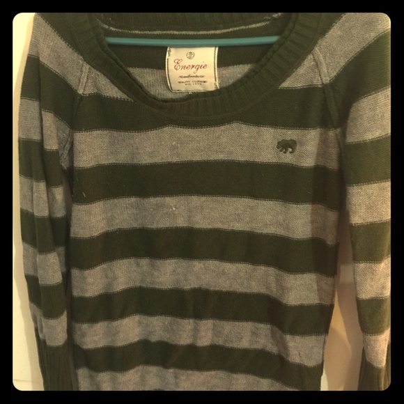 Grey and army green top